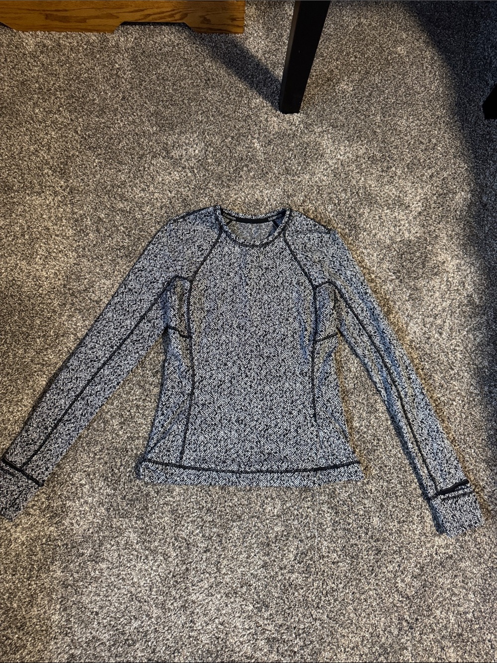 lululemon athletica Women's Long-Sleeve Heathered Black & White Active Top